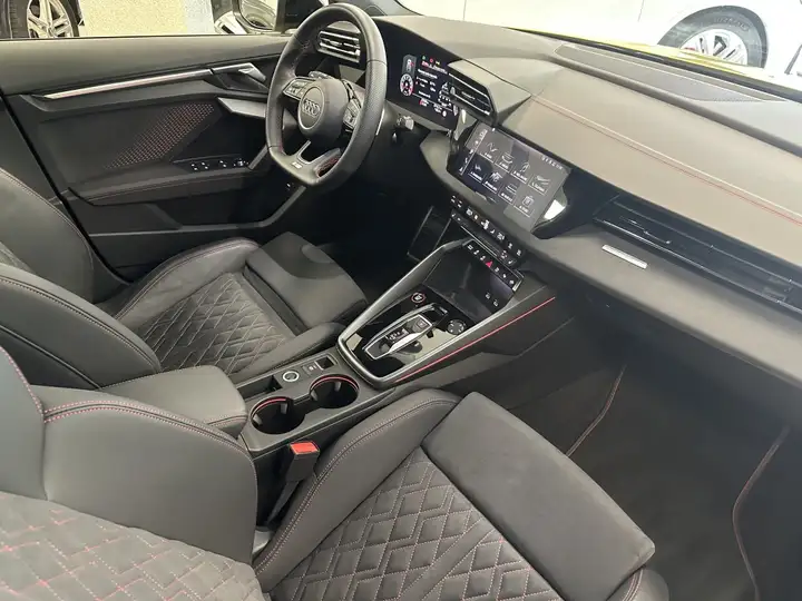AUDI S3 2.0 TFSI 333 quattro 4p S tronic - imagen 7