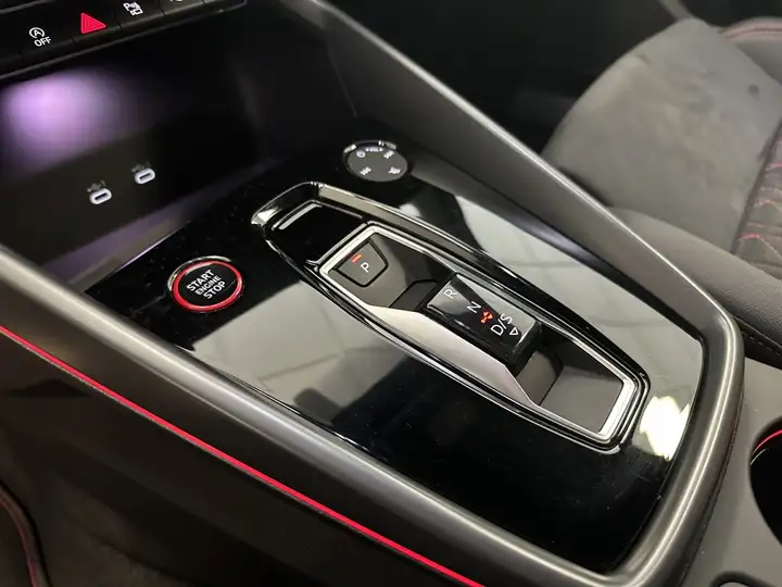 AUDI S3 2.0 TFSI 333 quattro 4p S tronic - imagen 9