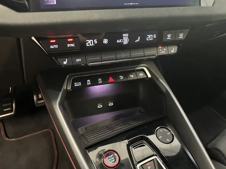 AUDI S3 2.0 TFSI 333 quattro 4p S tronic - imagen 10